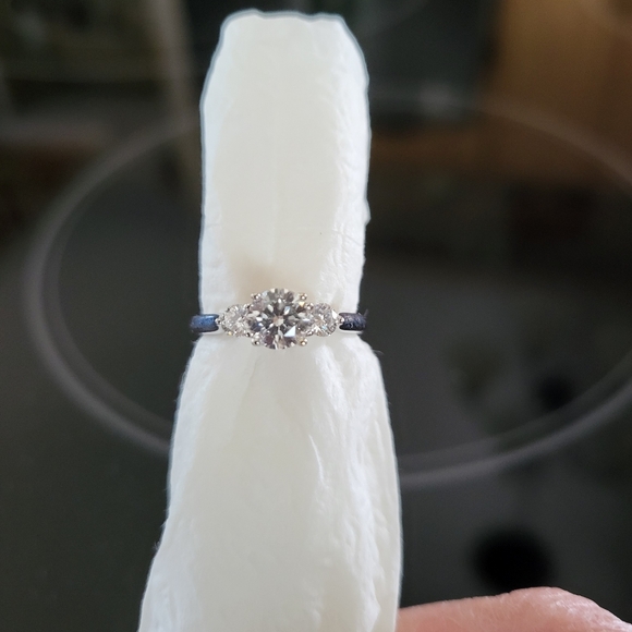 Kay Jewlers Diamond Anniversary/Engagement Ring - Picture 1 of 5